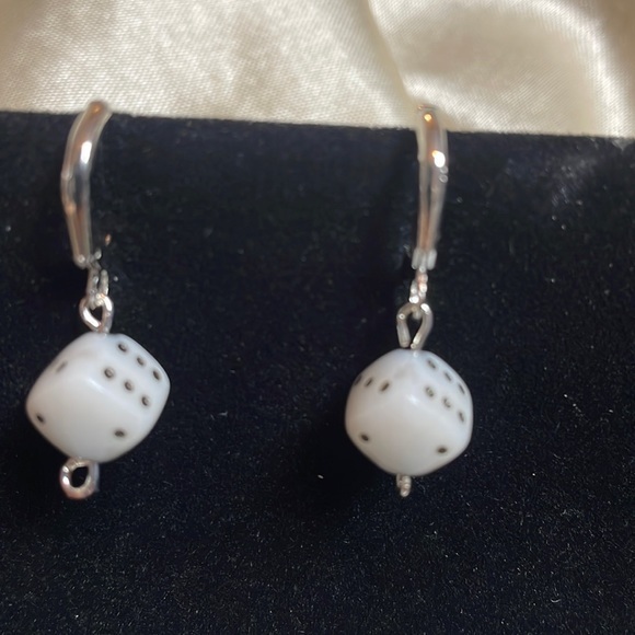 FREE Dice silver hoop earrings - Picture 2 of 9